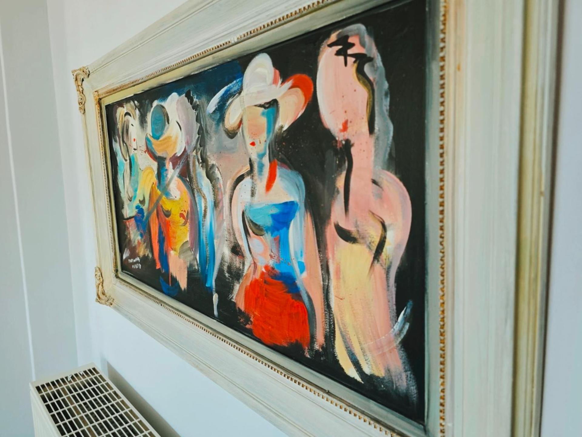 Apartment Vintage Art On The Sea