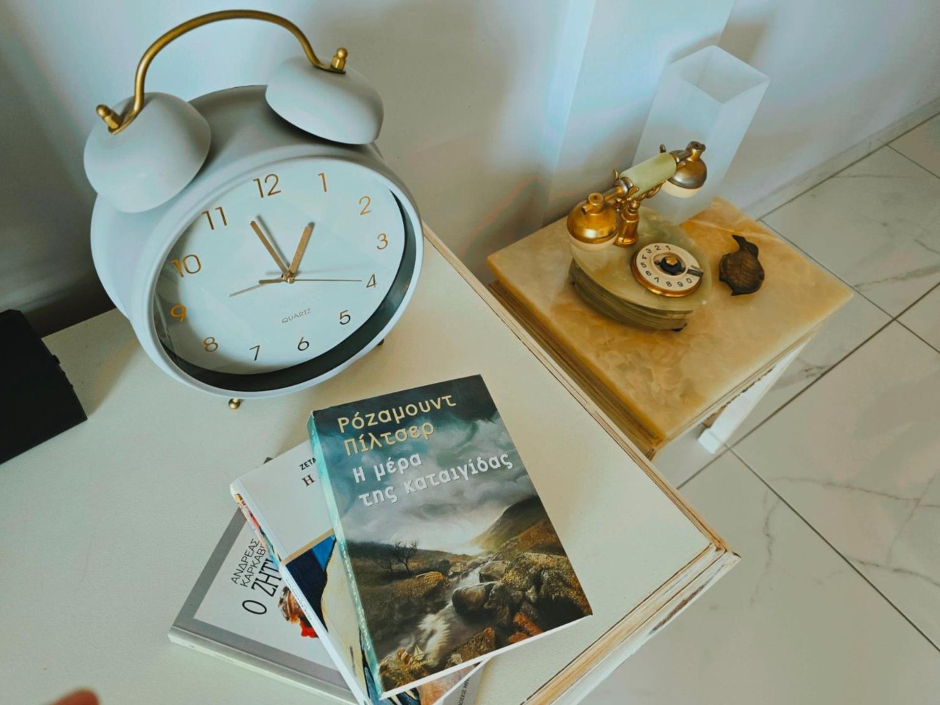 Vintage Art On The Sea Apartment *